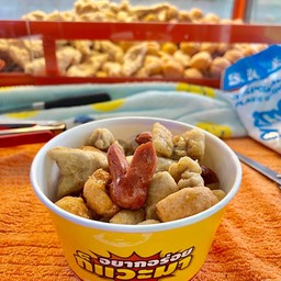 โจ้ ลูกชิ้นระเบิด