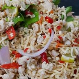 ยำมาม่าหมูยอ+หมูสับ