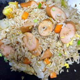 ข้าวผัดใส้กรอบกไก่