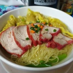 ร้านฟลุ๊คบะหมี่เกี๊ยวหมูแดง สาขาหน้าเซเว่นหนองสองห้องหัวทะเล -