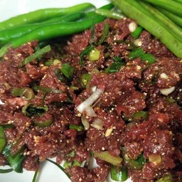 ก้อยเนื้อขม