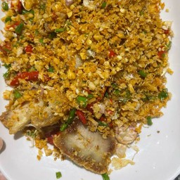 หมูกรอบผัดพริกเกลือ