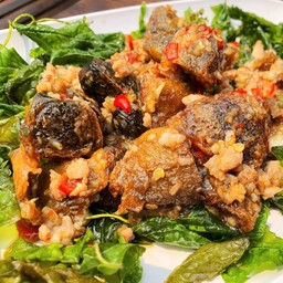ไข่เยี่ยวม้ากะเพรากรอบ  !กับข้าว!