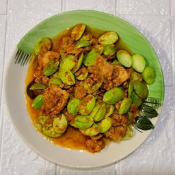 สะตอผัดพริกแกง (กับข้าว)