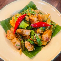 ผัดเผ็ดหน่อไม้หมูสามชั้น