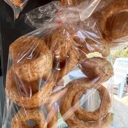 ลูกชิ้นปิ้งนายตรี ส้มตำหน้าบ้าน ถนนธรรมวิถี