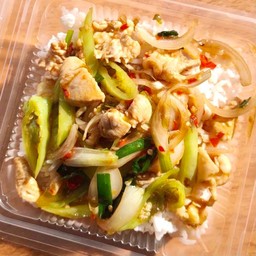 ผัดพริกหยวก (ราดข้าว)