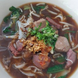 ก๋วยเตี๋ยวไส้เชียงใหม่ สาขาโครงการประจวบ จิงจิง