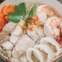 ข้าวต้มกุ้ง ปลา ปลาหมึก เห็ดหอม