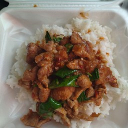 ข้าวราดผัดพริกแกงหมู