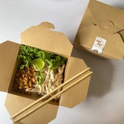 หมี่คลุกไก่ฉีก by LOVEMIE ฟ้าครามนคร