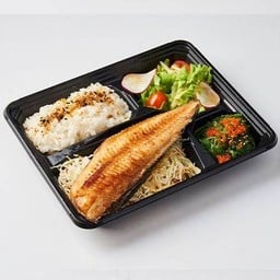 Bento 8  เซตปลาฮอกเกะย่าง