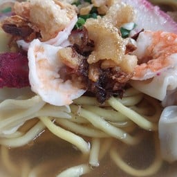 ตีนเลหมี่น้ำกุ้ง อาหารตามสั่ง เชิงทะเล ภูเก็ต