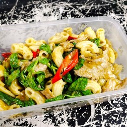 มักกะโรนีผัดเขียวหวาน