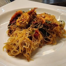 ผัดหมี่กระเฉดกุ้ง