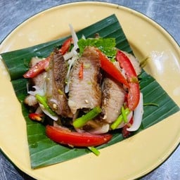 ยำคอหมูย่าง(Grilled Pork Neck Salad)
