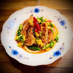 กุ้งผัดผงกระหรี่