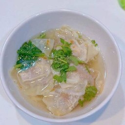 เกี้ยวกุ้งน้ำ shrimp wontons (soup)