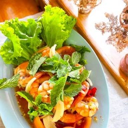 ยำกุ้งสุก-ดิบ