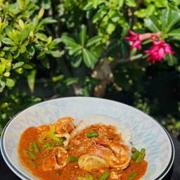 ข้าวผัดพริกแกงทะเล