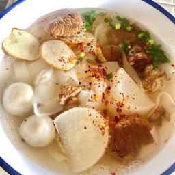 ก๋วยเตี๋ยวไก่ตุ๋น น้ำใส (อร่อยมาก)