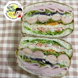 แซนวิช กล่อง  ใส่ แฮม ใส้กรอก ปูอัด