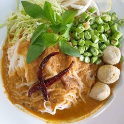 ข้าวปุ้นบีบสดน้ำยากะทิ