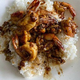 กุ้งกระเทียมราดข้าว