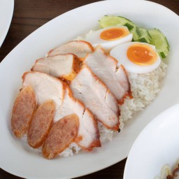 ข้าวหมูแดง