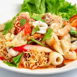 ก๋วยเตี๋ยวหมูตุ๋น อาหารตามสั่ง Core Bar