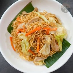 ผัดมาม่าหมู