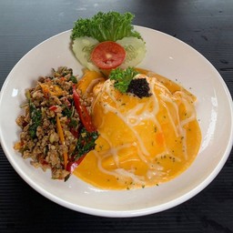 ข้าวไข่ข้นชีสกะเพราหมูสับ