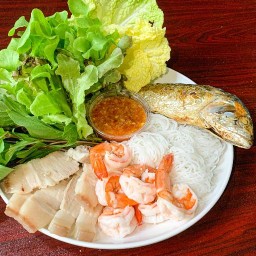 ้รวมเมี่ยง  ผัดกระเพราไร้น้ำมัน