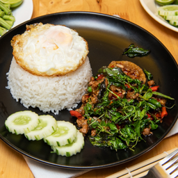 กะเพราไข่เยี่ยวม้า