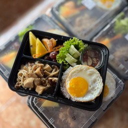 เห็ดรวมผัดน้ำมันหอย พริกน้ำปลารสเด็ด ผลไม้รวม