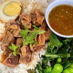 ต้มเลือดหมูถ้วยทอง โจ๊กโบราณห้าดาว บางเลน