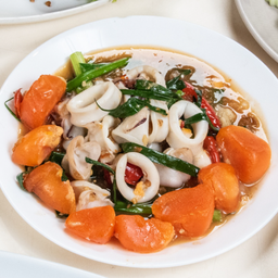 หมึกผัดไข่ครอบ