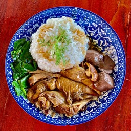 ข้าวหน้าไก่ตุ๋น พิเศษ