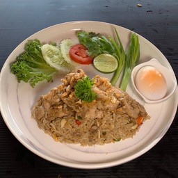 ข้าวผัดหมูทอดกระเทียม+ไข่ยางมะตูม