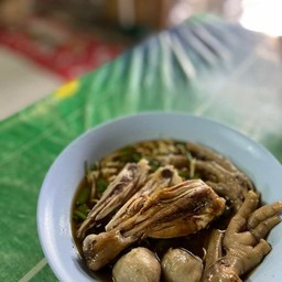ก๋วยเตี๋ยวไก่(ระบุเส้นด้วยคะเส้นมาม่าเพิ่มเงิน  5 บาท)