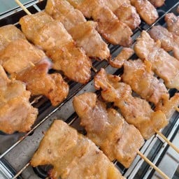 สหายหมูปิ้ง