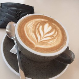 ลาเต้ร้อน