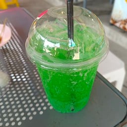 ไต้ฝุ่นกาแฟโบราณ สาขาร้านยาจุฬาลักษณ์