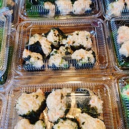 สาหร่ายห่อหมูทรงเครื่อง