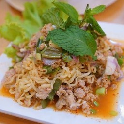 ลาบมาม่าหมูสับ