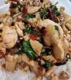 กะเพราไก่ราดข้าว