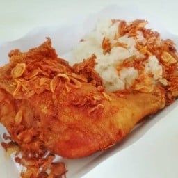 ข้าวหมกไก่ทอดฅนใต้  อิสลาม สาขาห้า ตลาดนัดใจโต