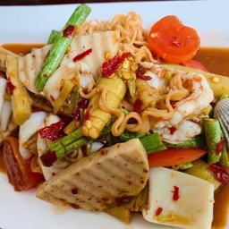 ส้มตำรวยกลางซอย (เจริญ)