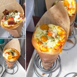 [อร่อยซ่ากับโค้ก] พิซซ่าโคน +  โค้ก ออริจินัล (กระป๋อง)