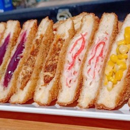บ้านแซนวิชทอด บ่ายแซนวิชทอดรถซิ่ง
